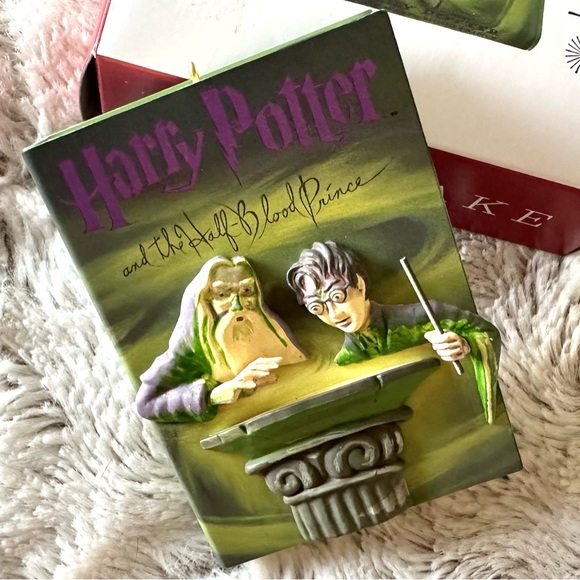 Harry Potter Holiday Ornament HARRY POTTER AND THE HALF - BLOOD PRINCE 2023 - Picture 7 of 8